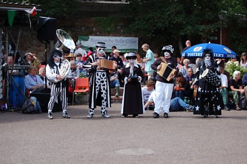 <p>The band, Anchor Gardens afternoon ceilidh display dance spot</p>