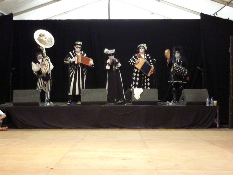 <p>Sidmouth 2010 - Dance display at Blackmore Gardens marquee - the band.</p>