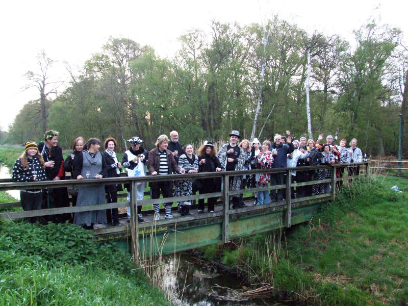 <p>Pig Dyke Molly with most of their kit off, Holme Fen, Mayday 2008</p>